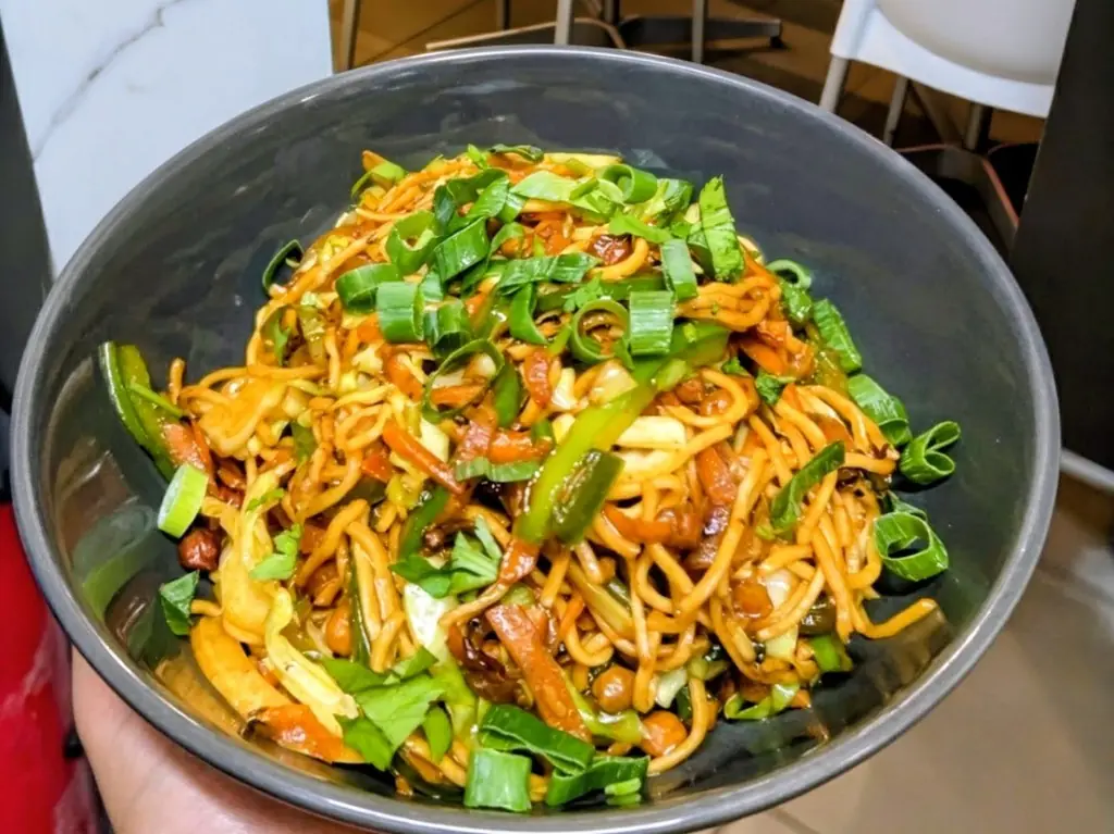 Vegetable chowmein noodles